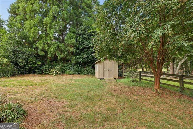 5189 Beech Forest DR SW Lilburn, GA 30047