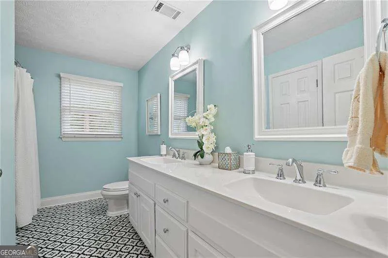 5189 Beech Forest DR SW Lilburn, GA 30047
