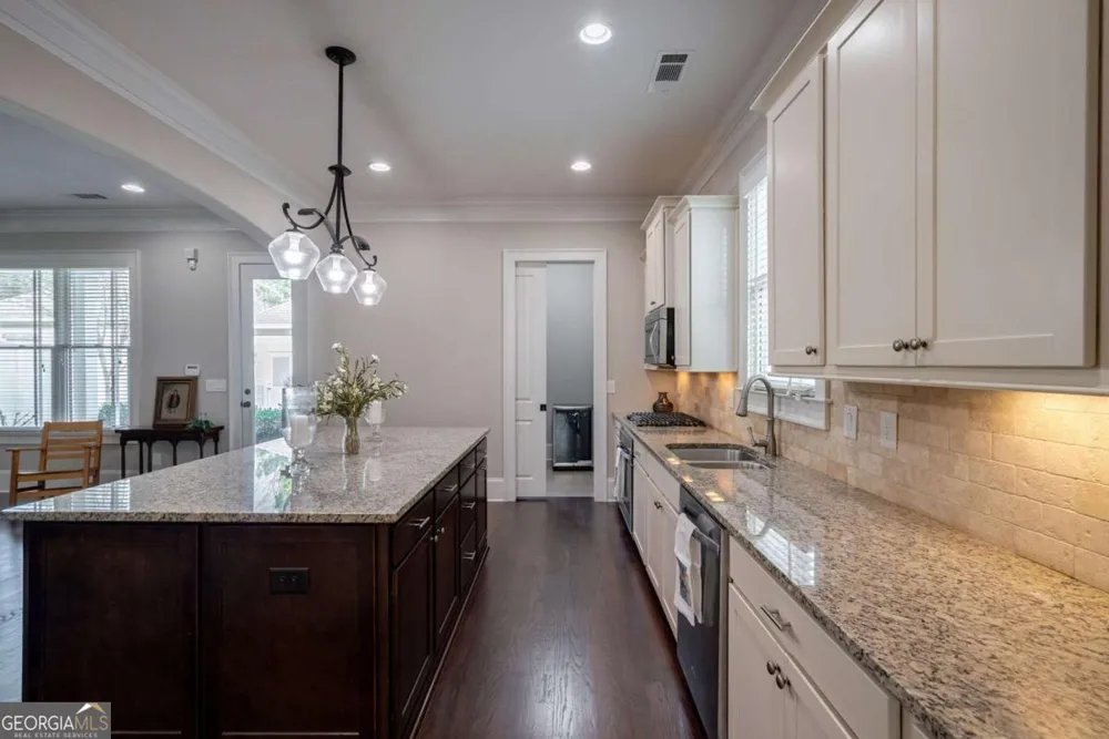 3790 Greenleffe DR Statham, GA 30666