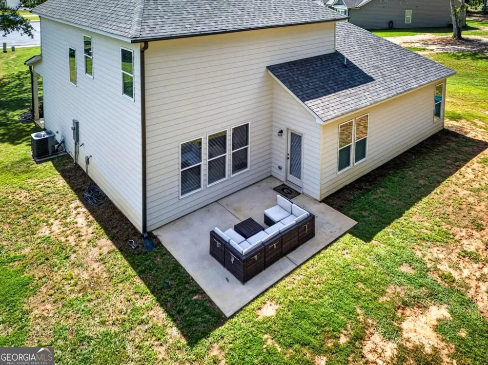 261 Breckens WAY Statham, GA 30666