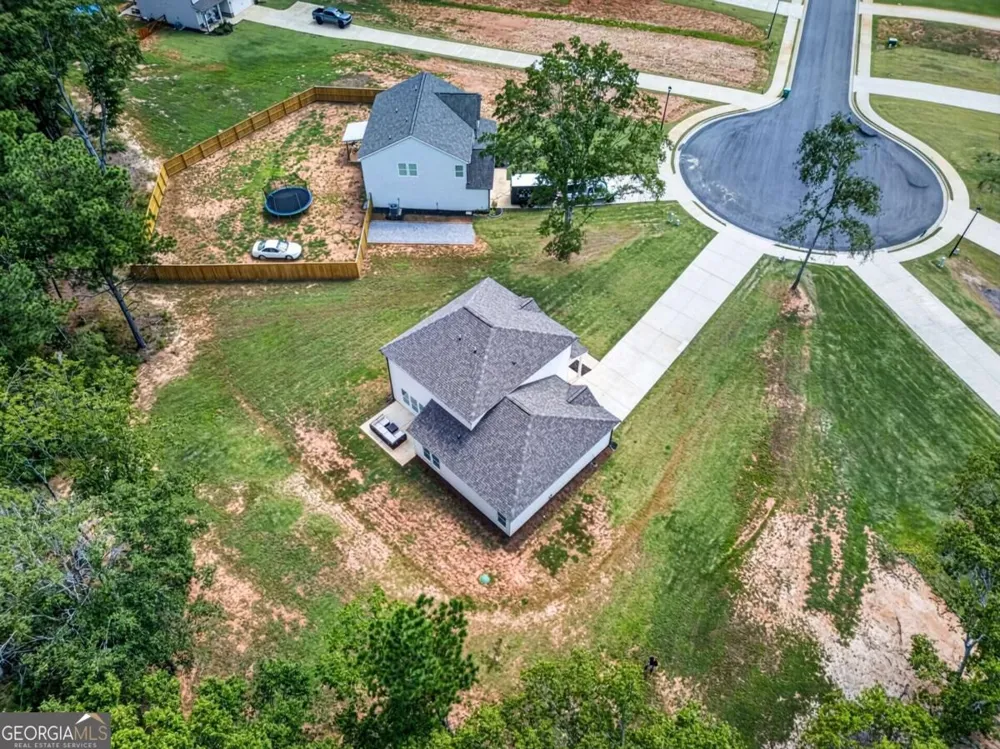 261 Breckens WAY Statham, GA 30666