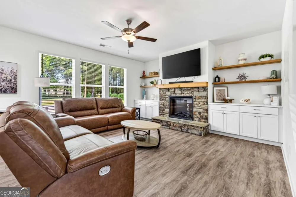 261 Breckens WAY Statham, GA 30666