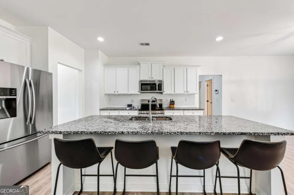 261 Breckens WAY Statham, GA 30666