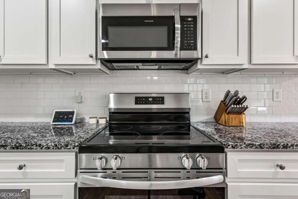261 Breckens WAY Statham, GA 30666
