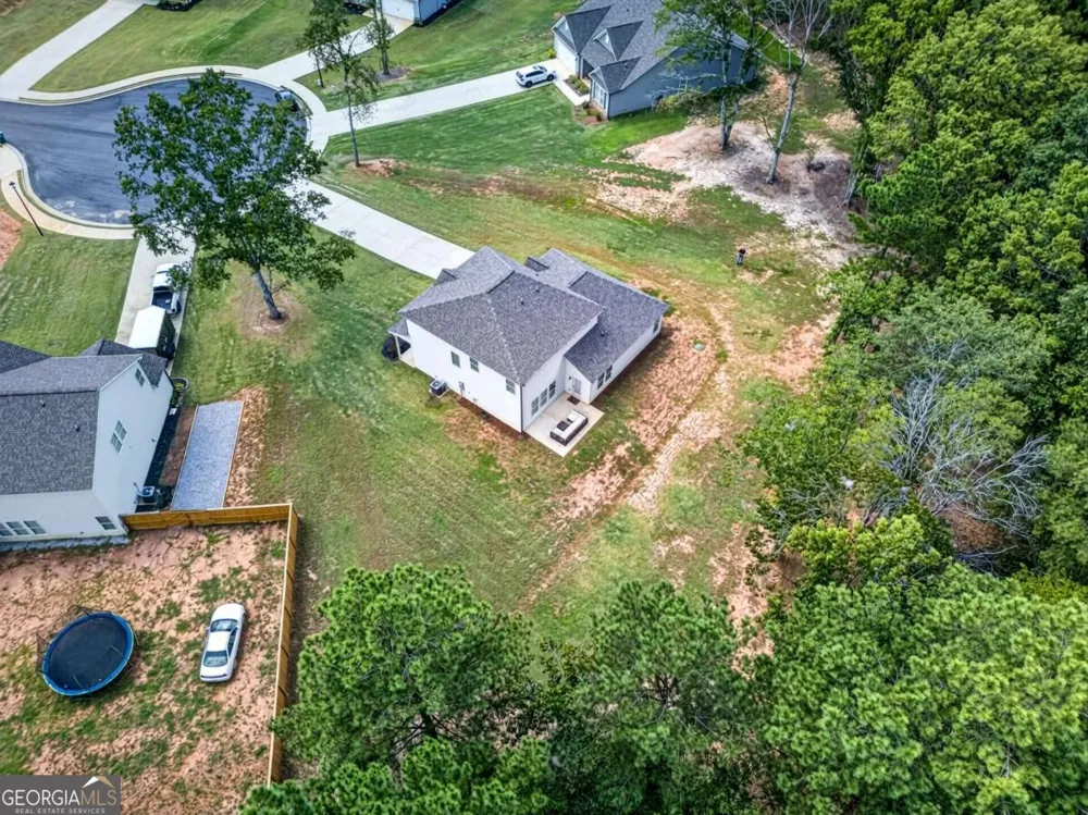 261 Breckens WAY Statham, GA 30666