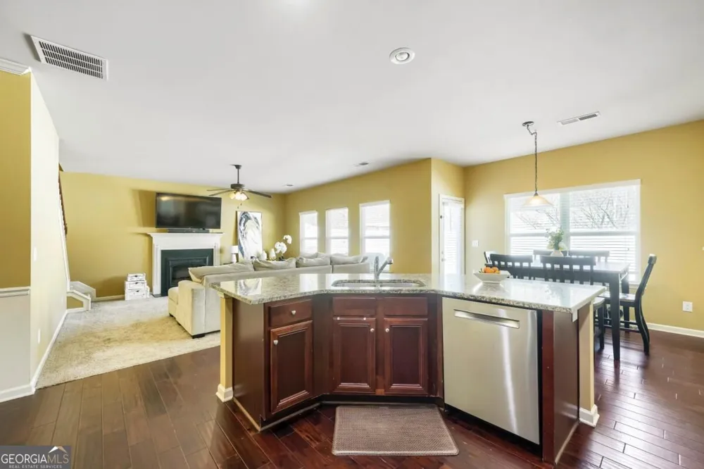 98 Village Park DR Newnan, GA 30265