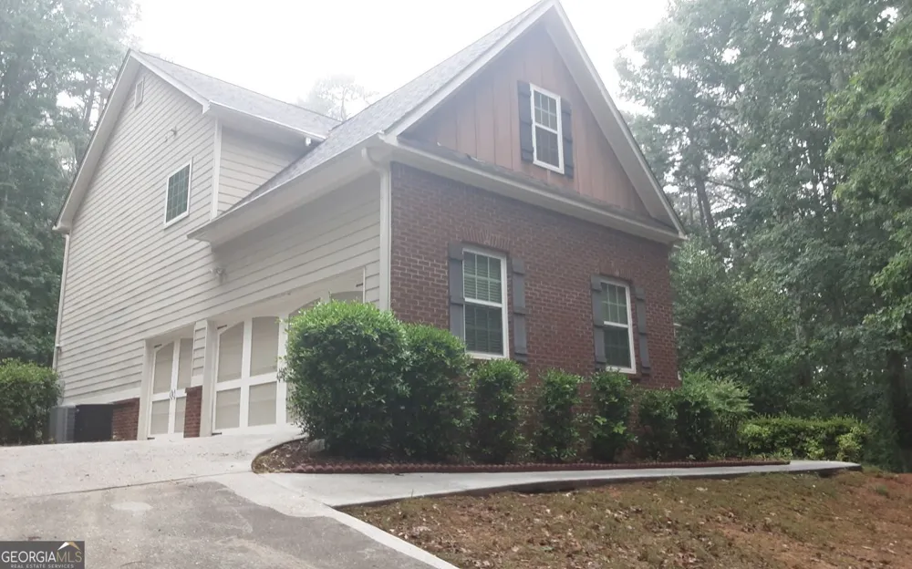 2532 Lois CT Loganville, GA 30052