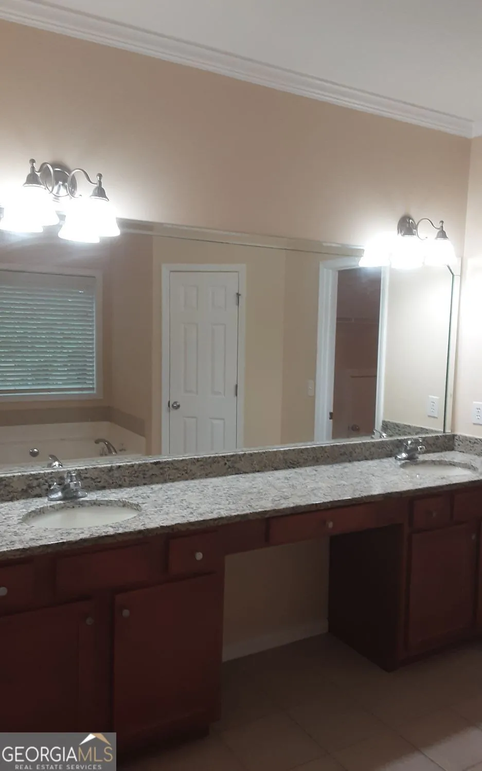 2532 Lois CT Loganville, GA 30052