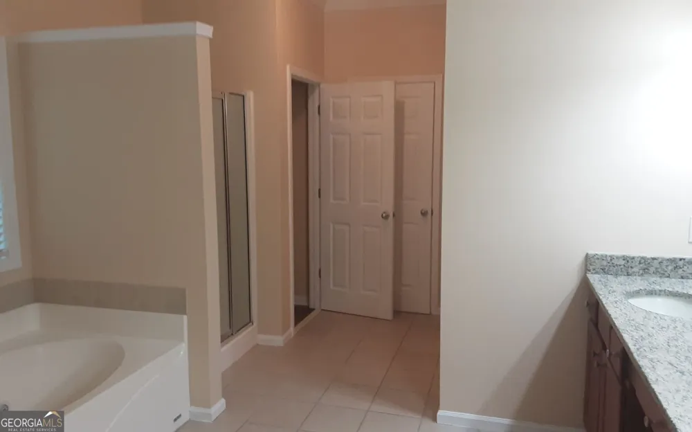 2532 Lois CT Loganville, GA 30052