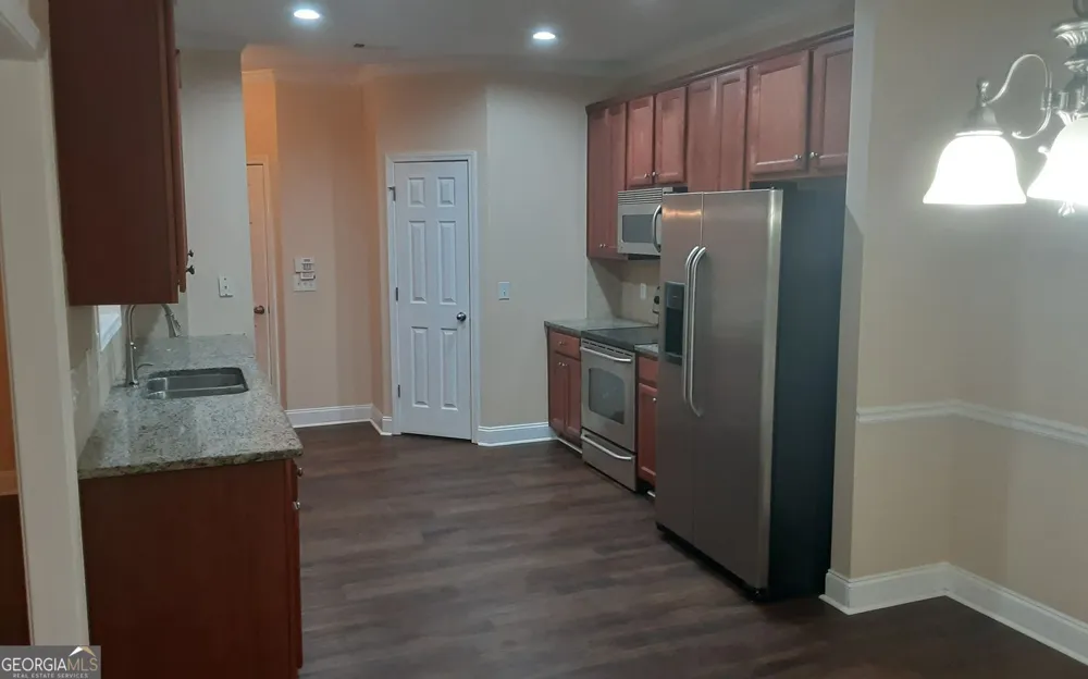 2532 Lois CT Loganville, GA 30052