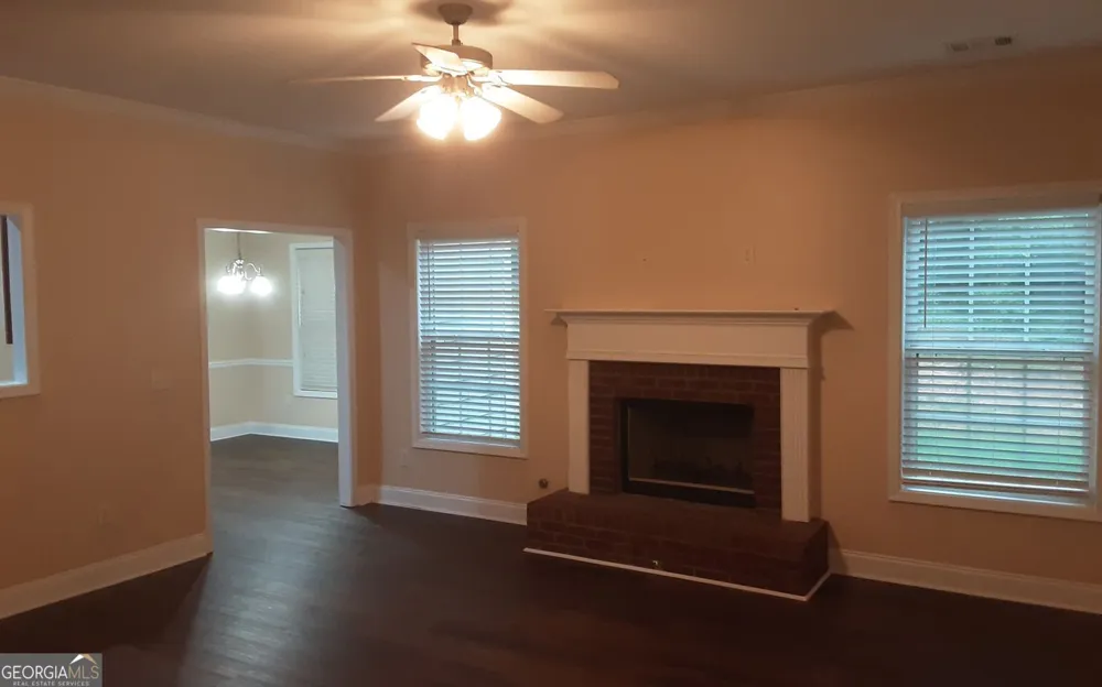 2532 Lois CT Loganville, GA 30052