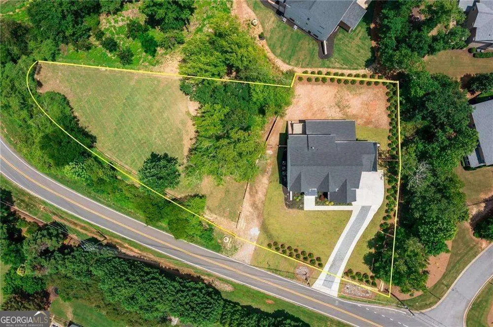 290 Christopher Robin Road Alpharetta, GA 30005