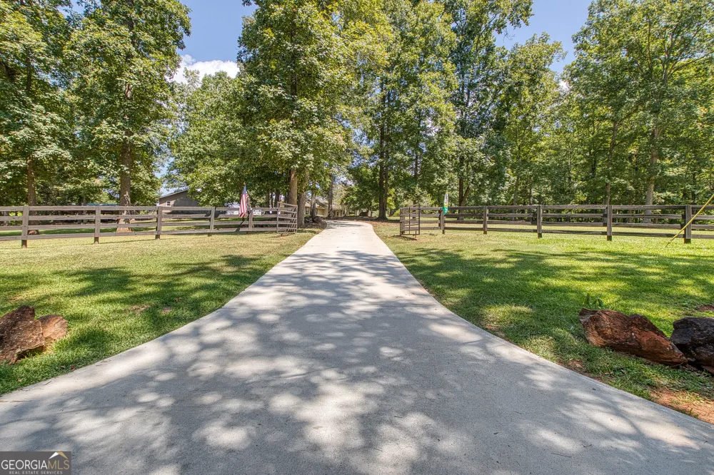 792 Fincher RD Moreland, GA 30259