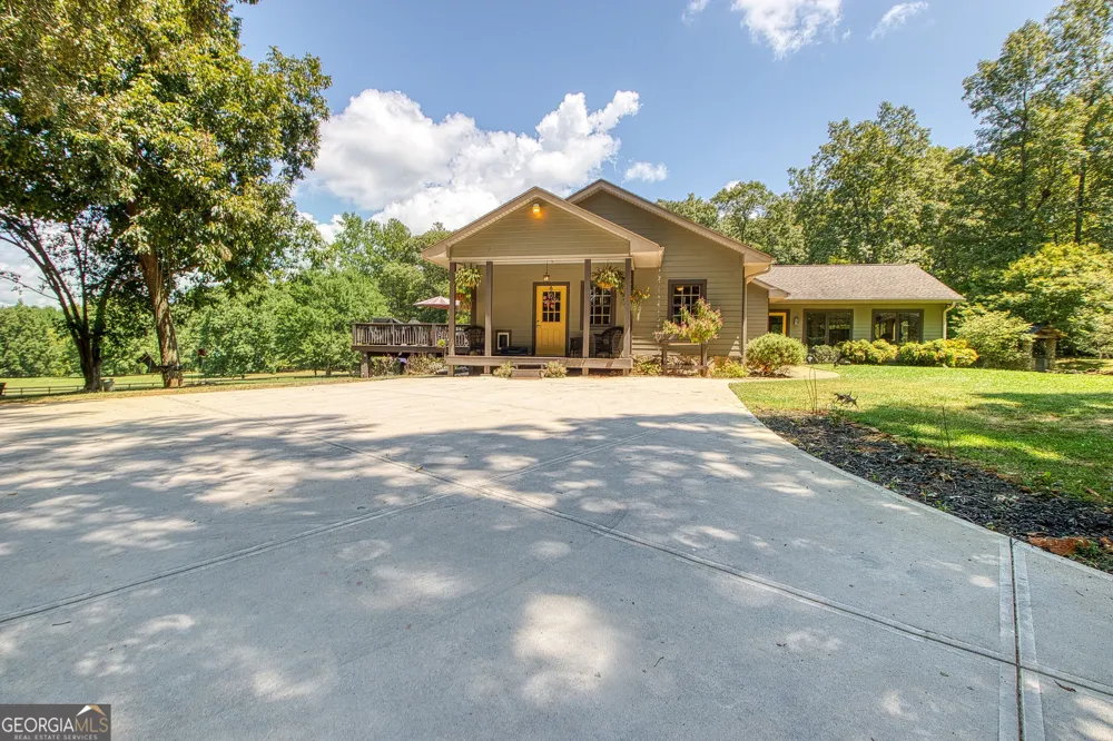 792 Fincher RD Moreland, GA 30259