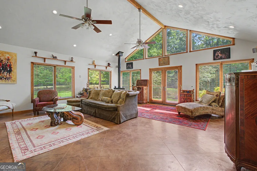 792 Fincher RD Moreland, GA 30259