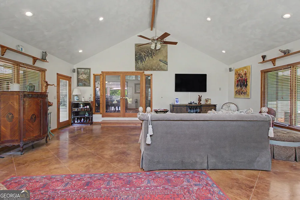 792 Fincher RD Moreland, GA 30259