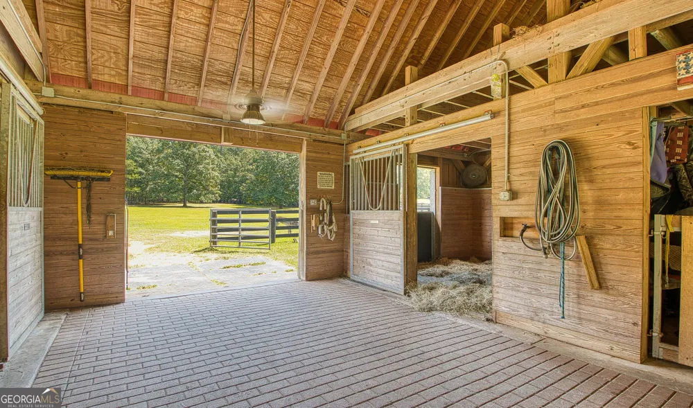 792 Fincher RD Moreland, GA 30259