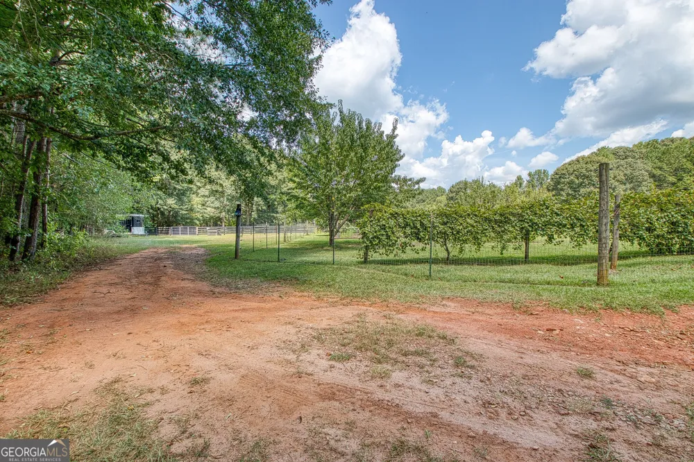 792 Fincher RD Moreland, GA 30259