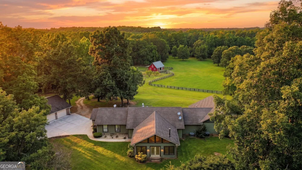 792 Fincher RD Moreland, GA 30259