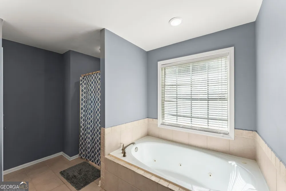 3528 Looper Lake RD Gainesville, GA 30506
