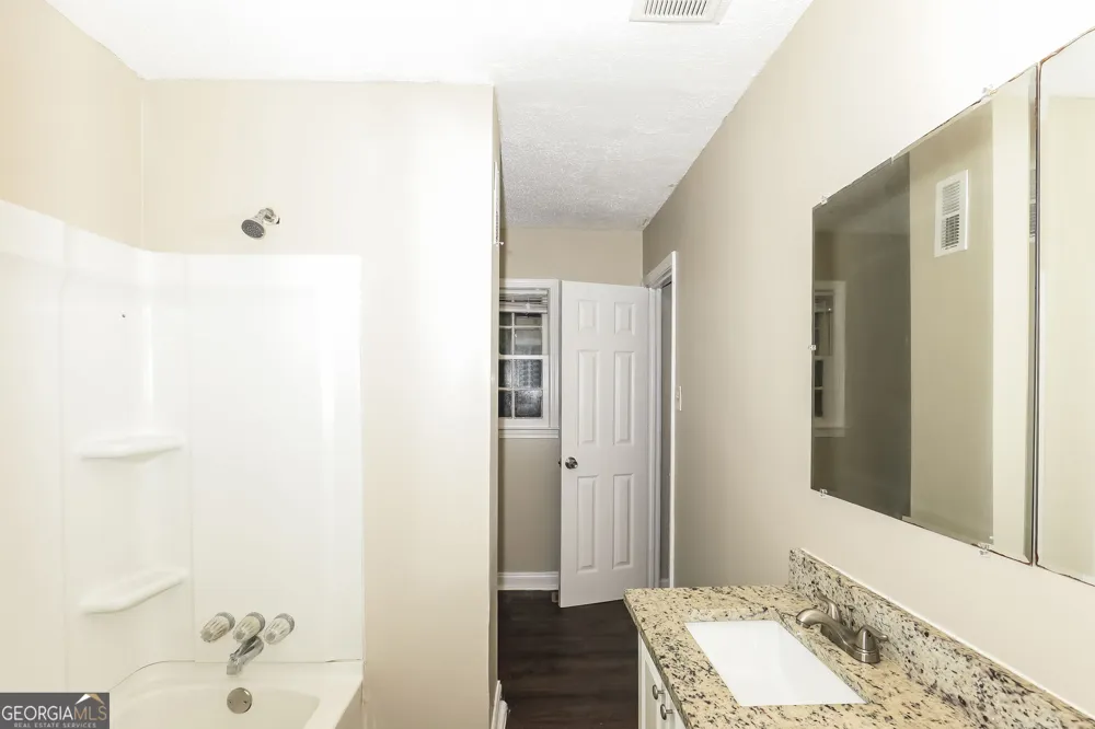 1596 Plover RD Jonesboro, GA 30238