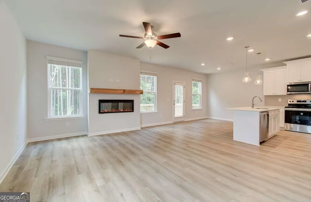 1 Camellia DR Fairburn, GA 30213