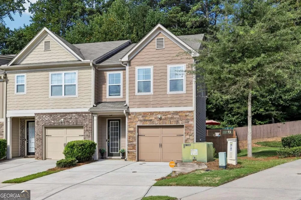 2213 Triple Crown LN Lithonia, GA 30058
