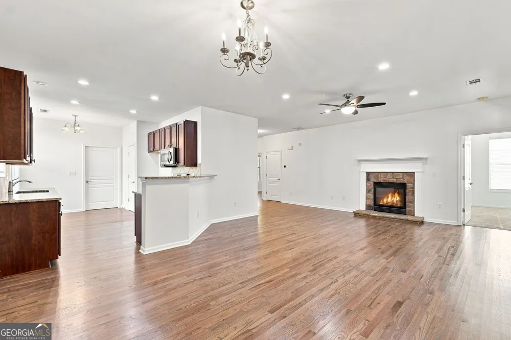 238 Balsam DR Canton, GA 30114