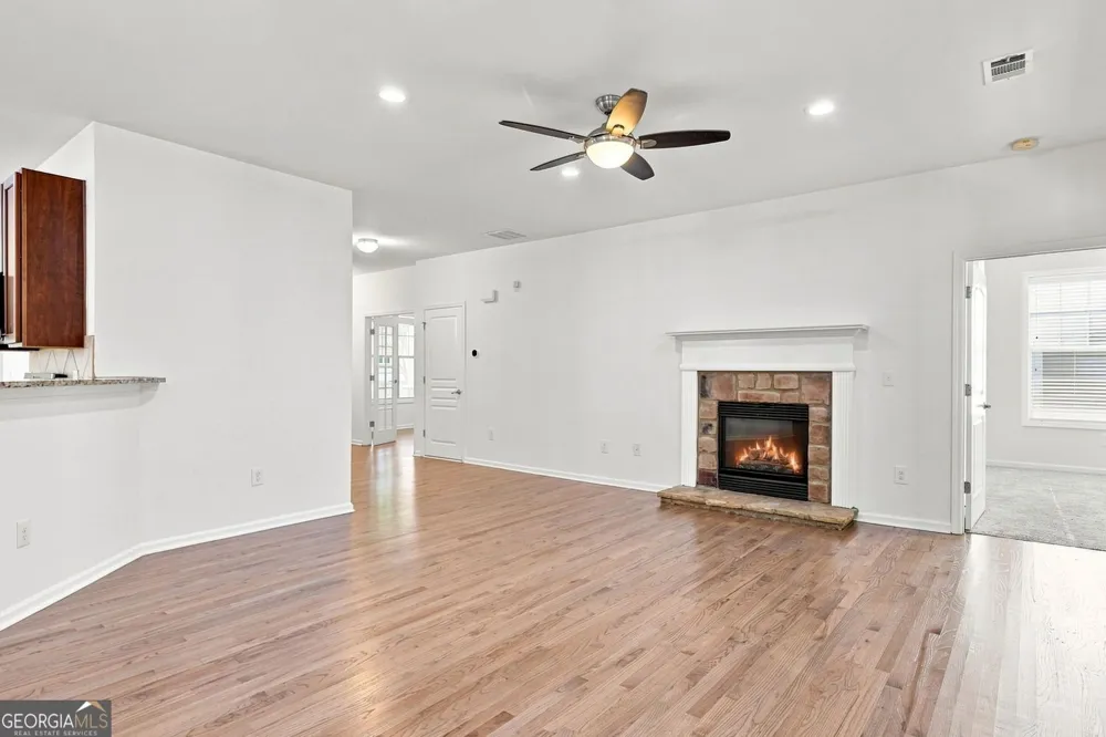 238 Balsam DR Canton, GA 30114