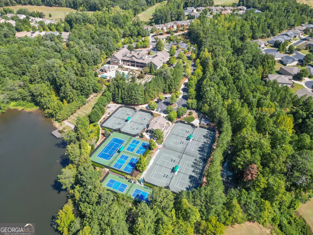 238 Balsam DR Canton, GA 30114