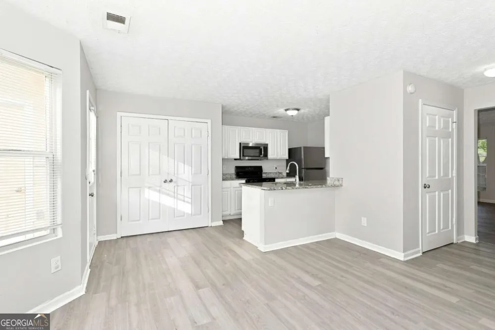 2002 Grove WAY Hampton, GA 30228