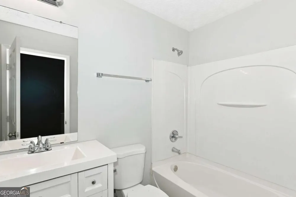 2002 Grove WAY Hampton, GA 30228