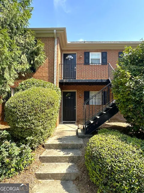 1055 Baxter ST