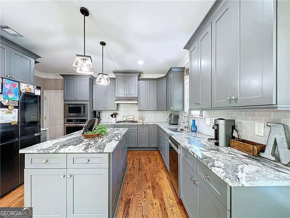 9 Hillshire DR Cartersville, GA 30120