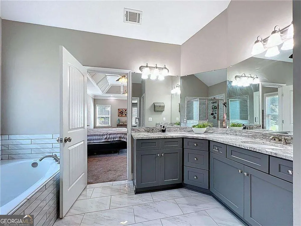 9 Hillshire DR Cartersville, GA 30120
