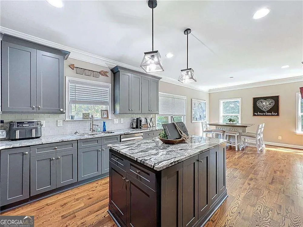 9 Hillshire DR Cartersville, GA 30120