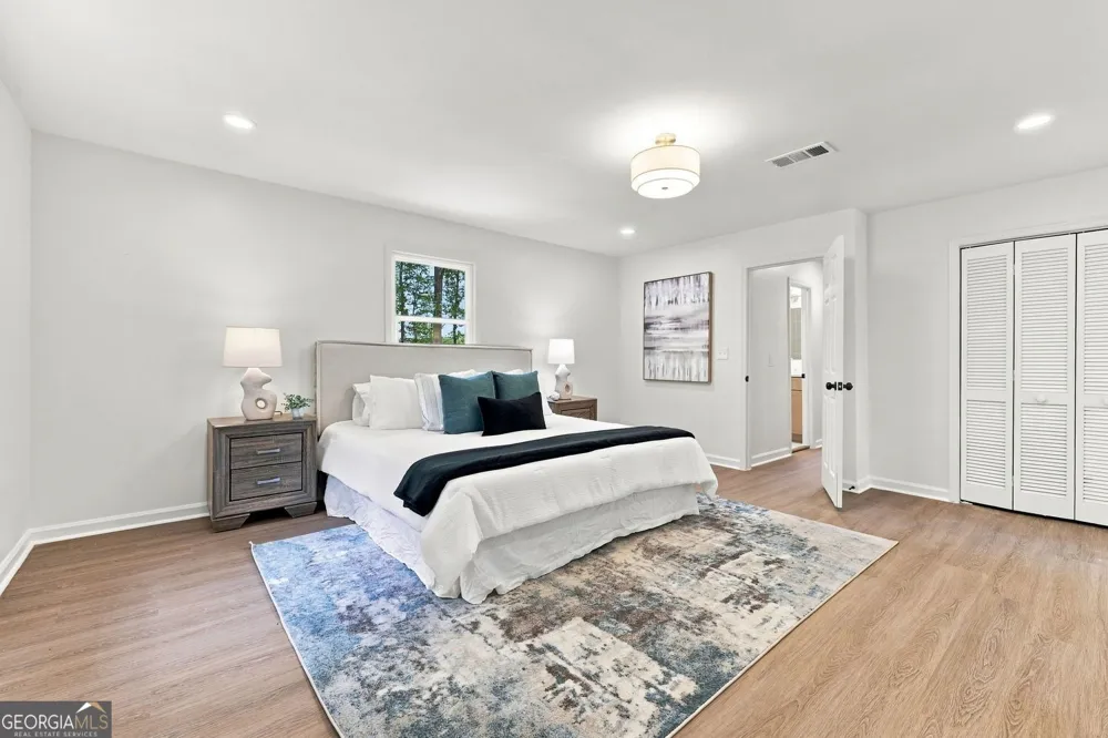 302 Hickory LN Canton, GA 30115