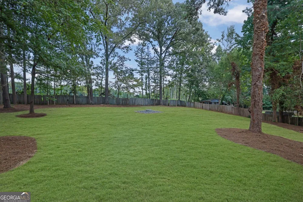 302 Hickory LN Canton, GA 30115