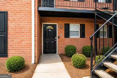 1055 Baxter ST