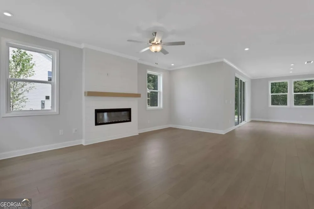 4081 Adler CIR Buford, GA 30519