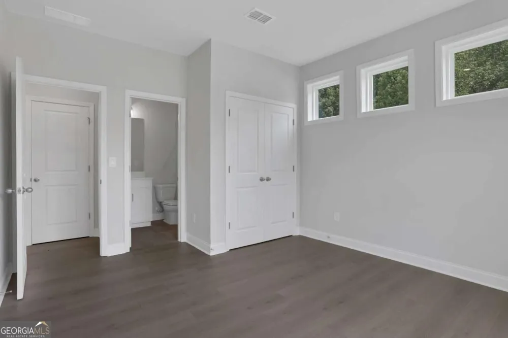 4081 Adler CIR Buford, GA 30519
