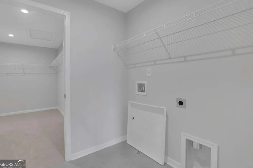 4081 Adler CIR Buford, GA 30519