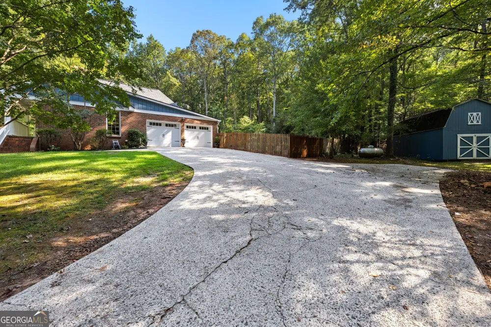 400 Darren DR Fayetteville, GA 30215
