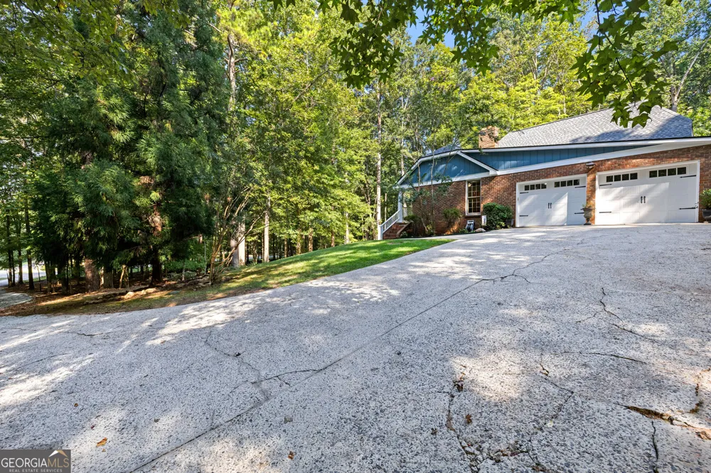400 Darren DR Fayetteville, GA 30215