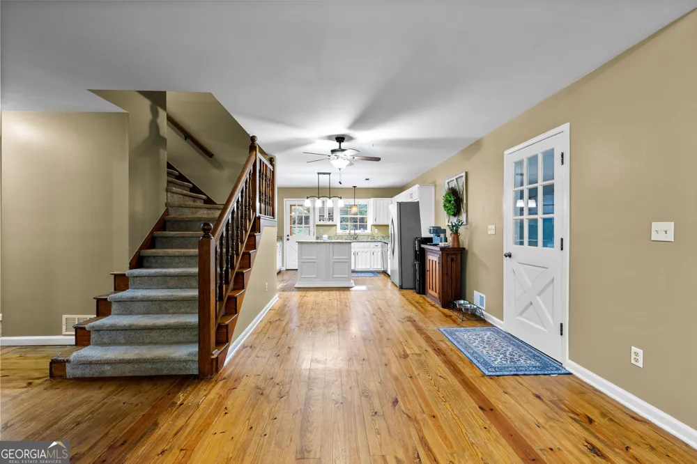 400 Darren DR Fayetteville, GA 30215