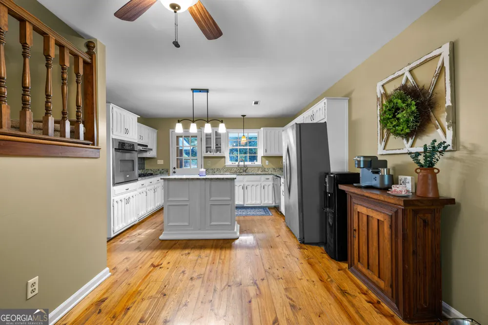 400 Darren DR Fayetteville, GA 30215