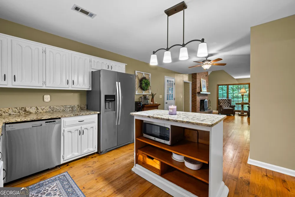 400 Darren DR Fayetteville, GA 30215