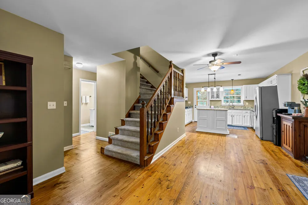 400 Darren DR Fayetteville, GA 30215