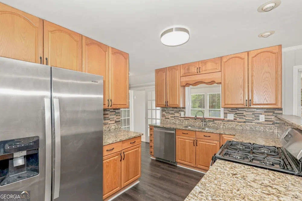85 North DR Hampton, GA 30228