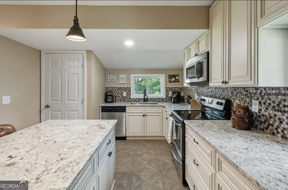 89 Cole ST Newnan, GA 30263